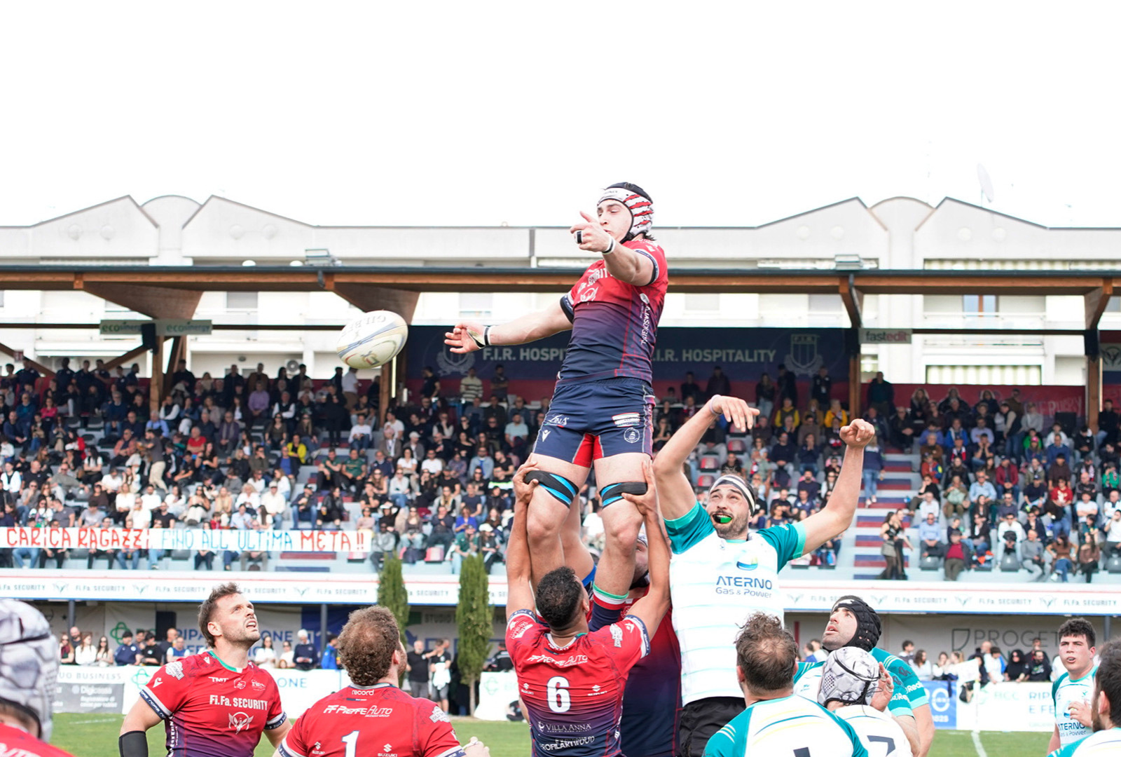 IL MANDELA È UNA BOLGIA DA RECORD: 1500 CUORI ROSSOBLU CHE SPINGONO L'UNIONE SUL PODIO DELLA SERIE A.